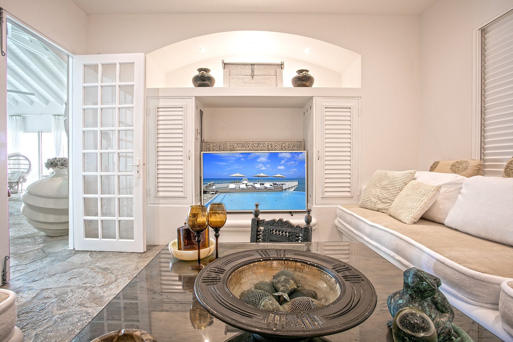 48 Oasis Azure Tvroom in St. Martin