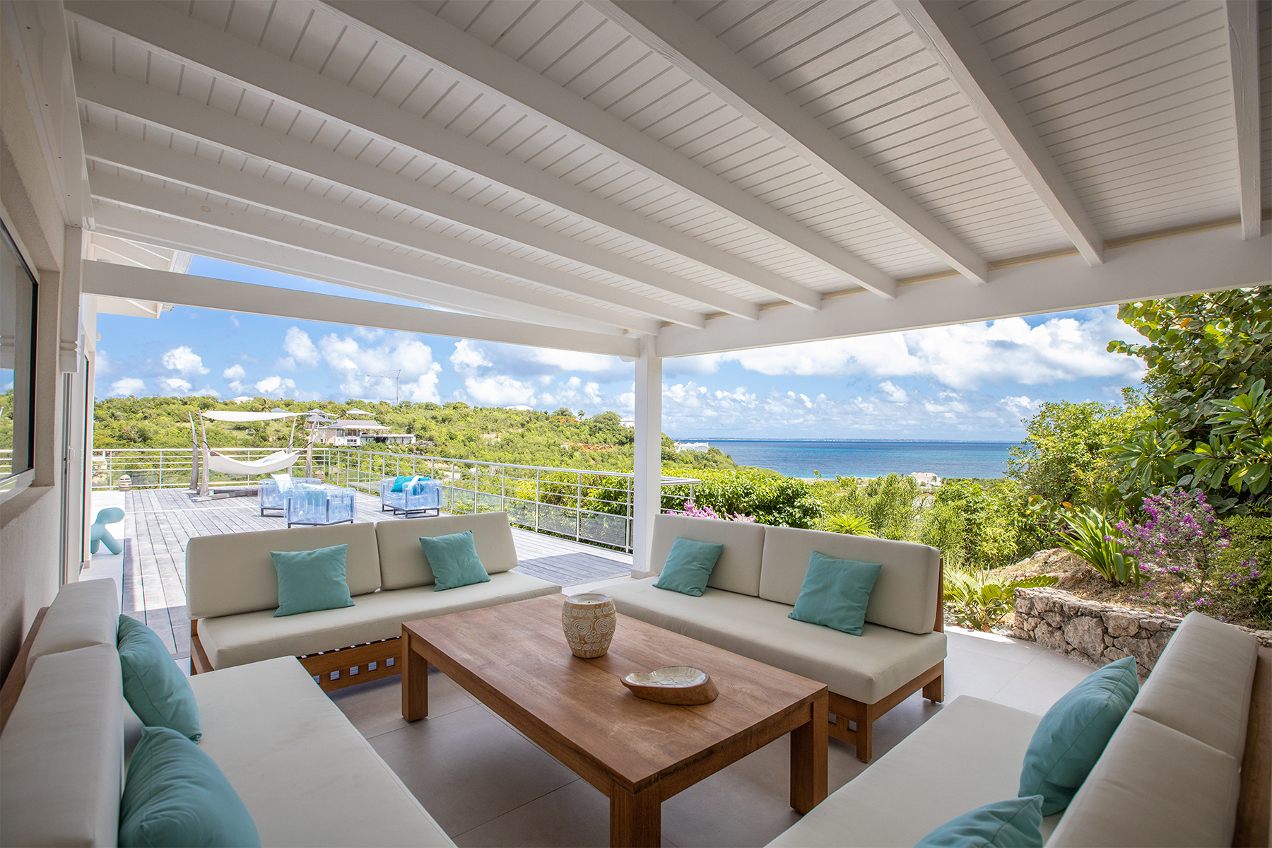 5 Dream Bleu Outsideseating in St. Martin