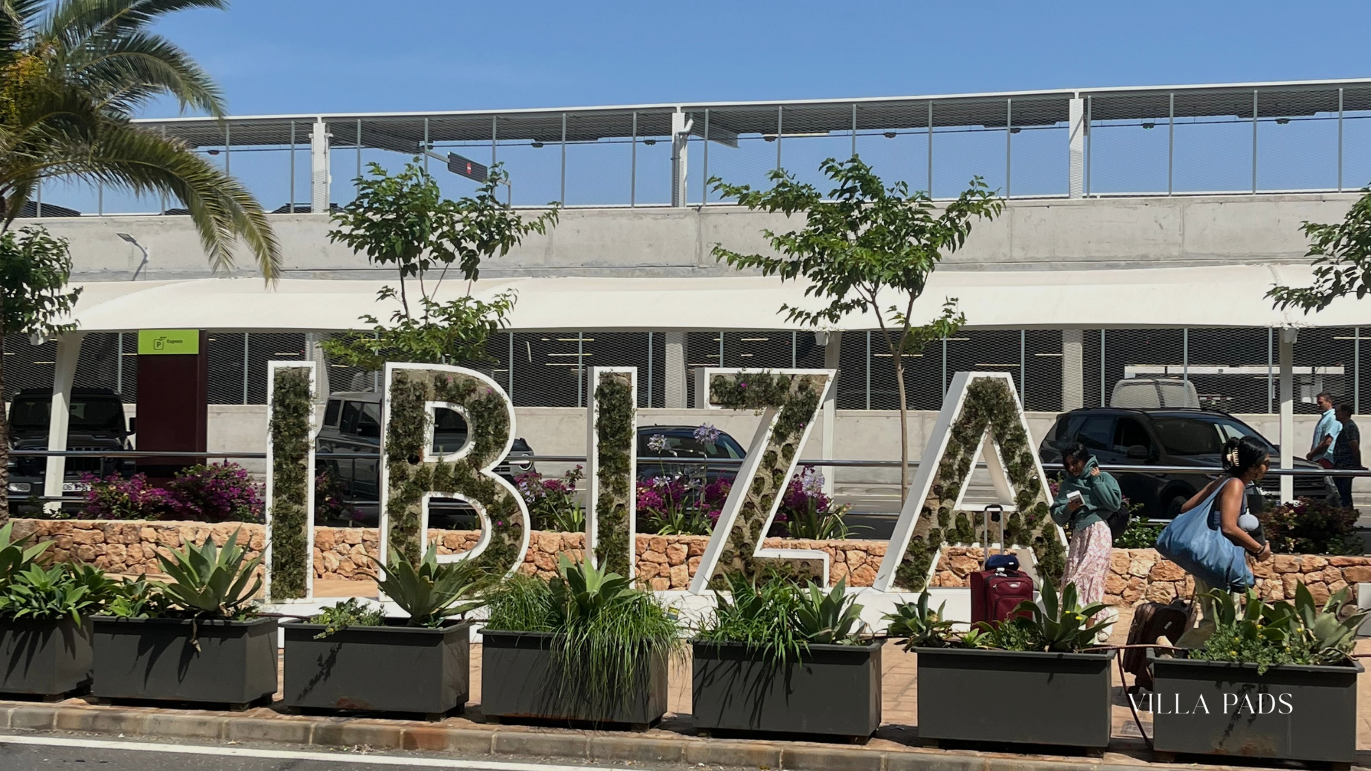 Beach Clubs And Daylife