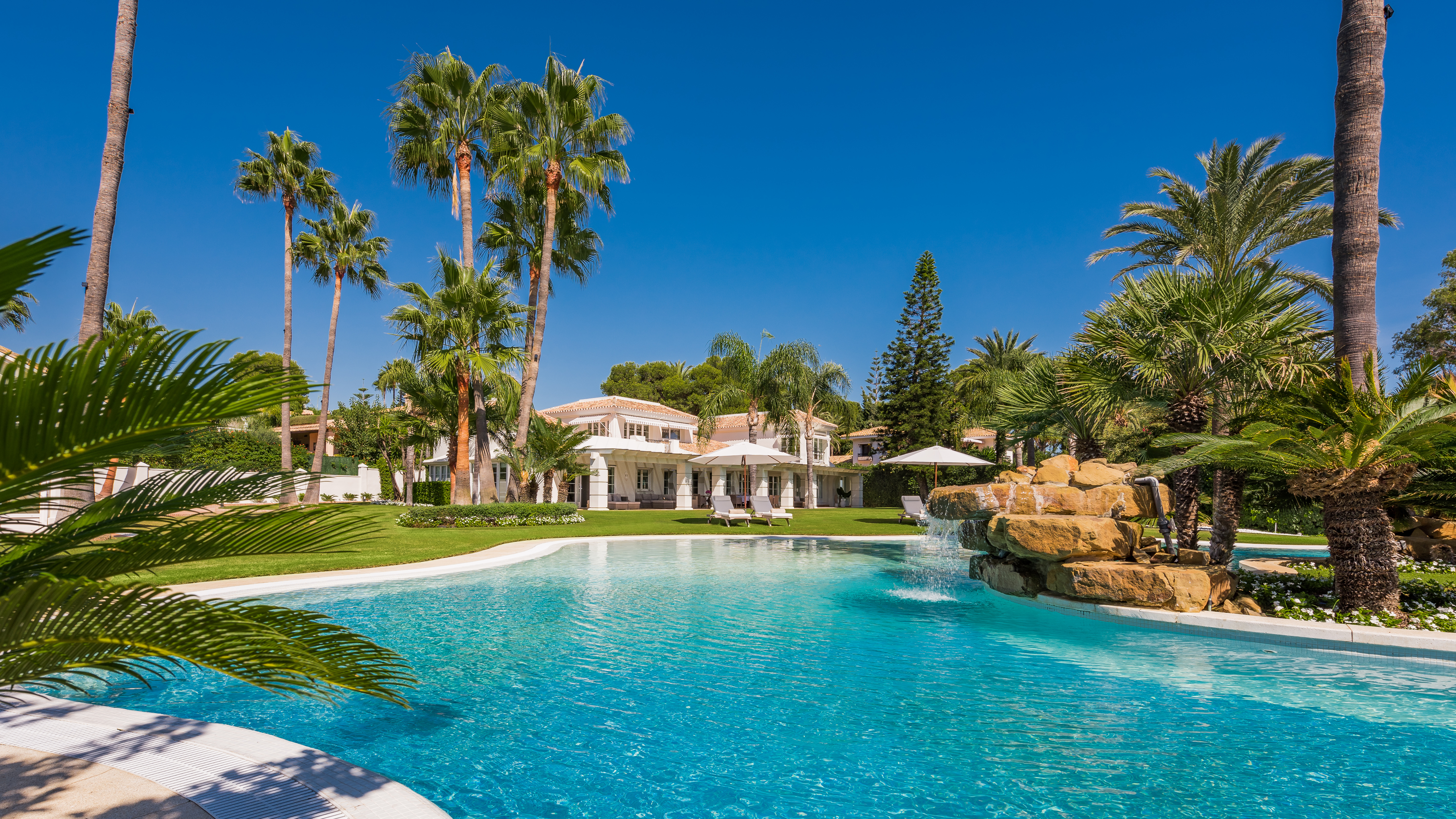 Pool Overall View in Marbella