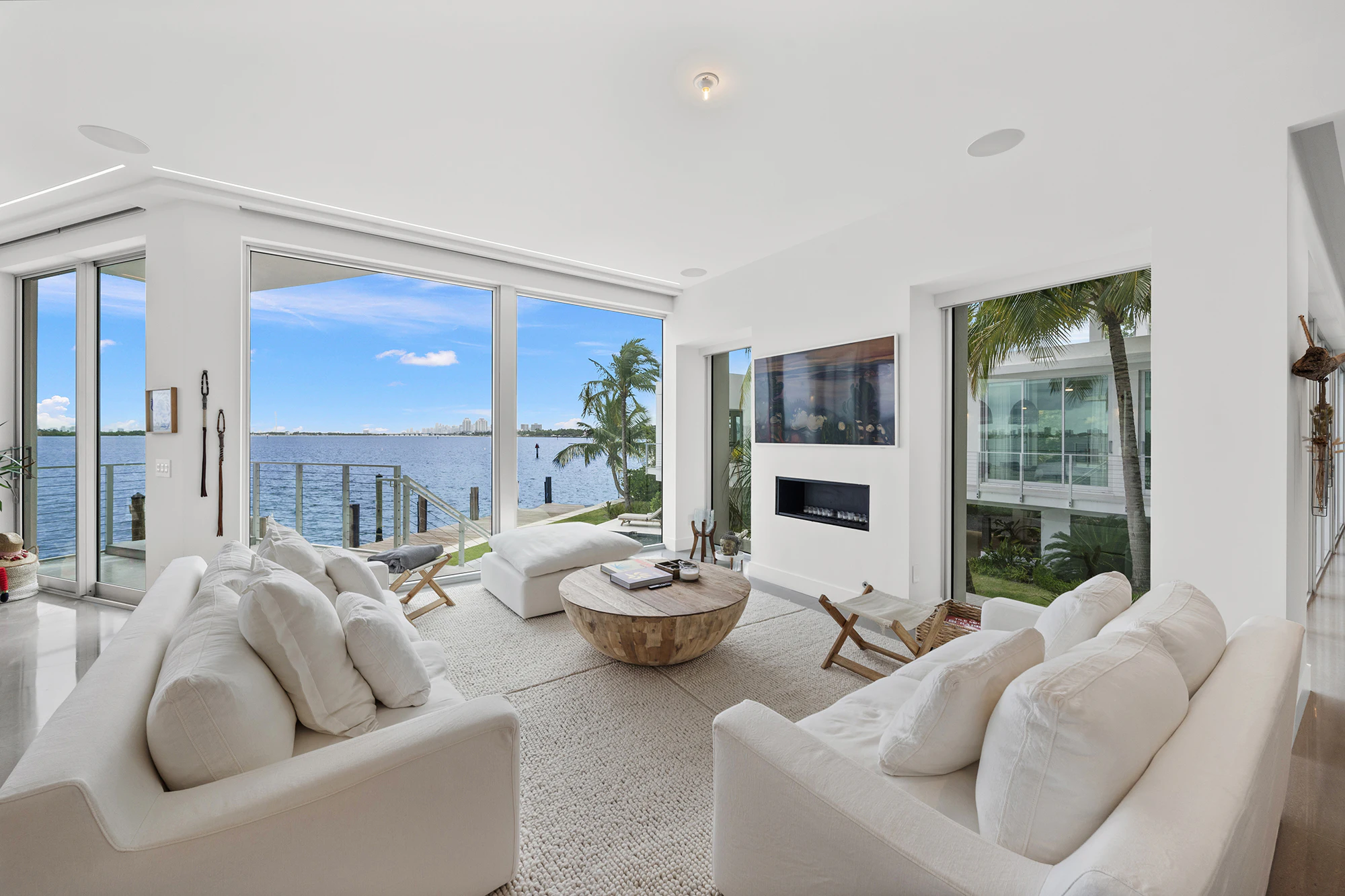 Work From Villa Tropical Setup