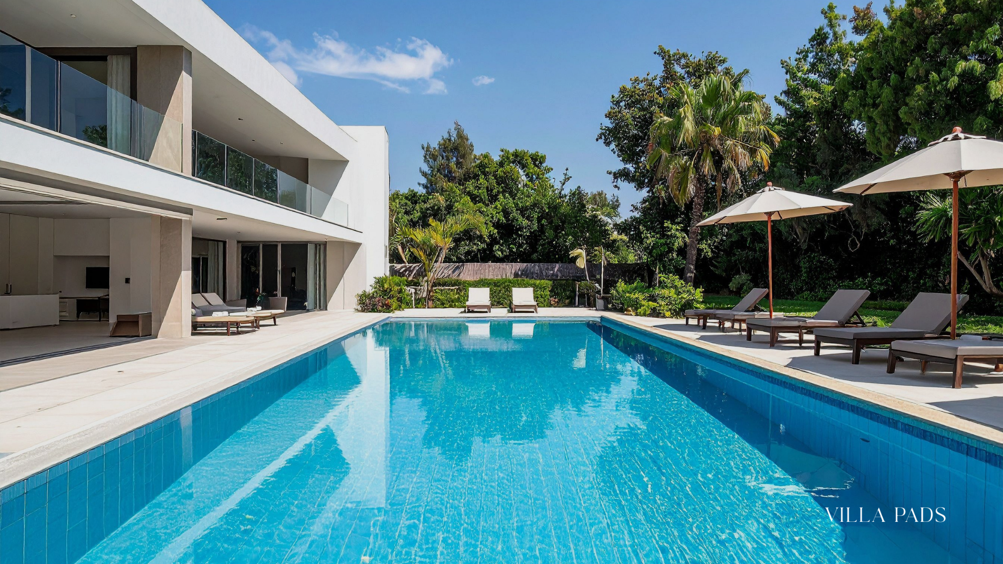 Pool Center Og The Trip Villa