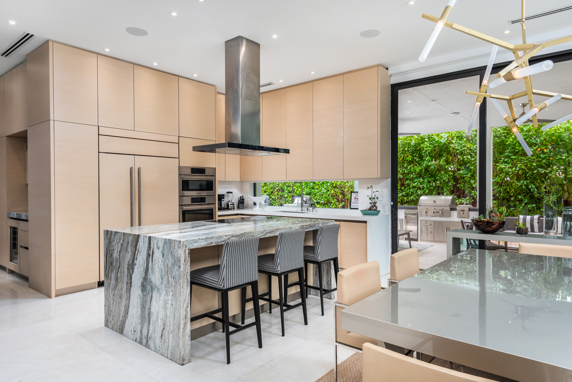 10 Villa Kitchen in Miami