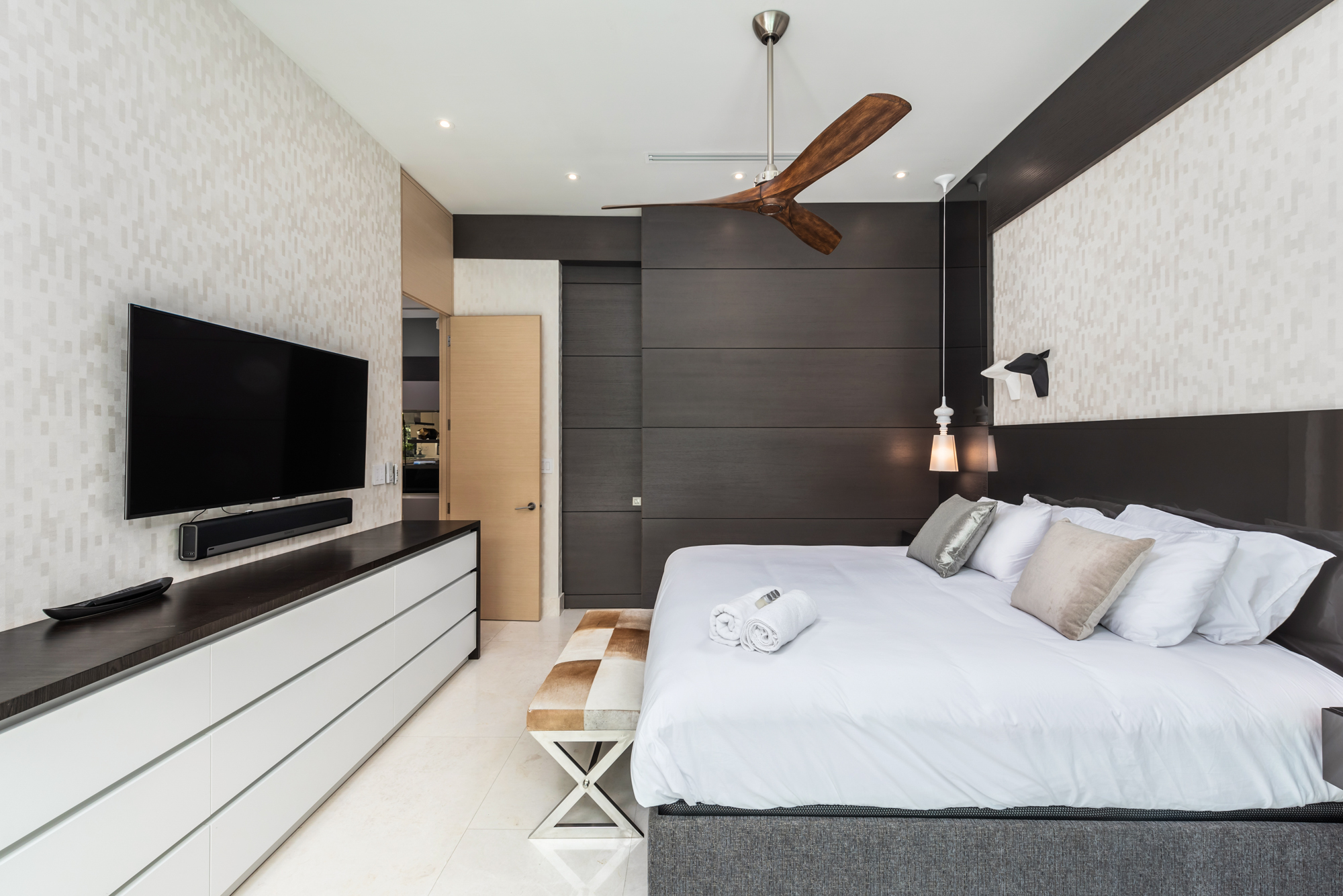 17 Villa Master Bedroom in Miami