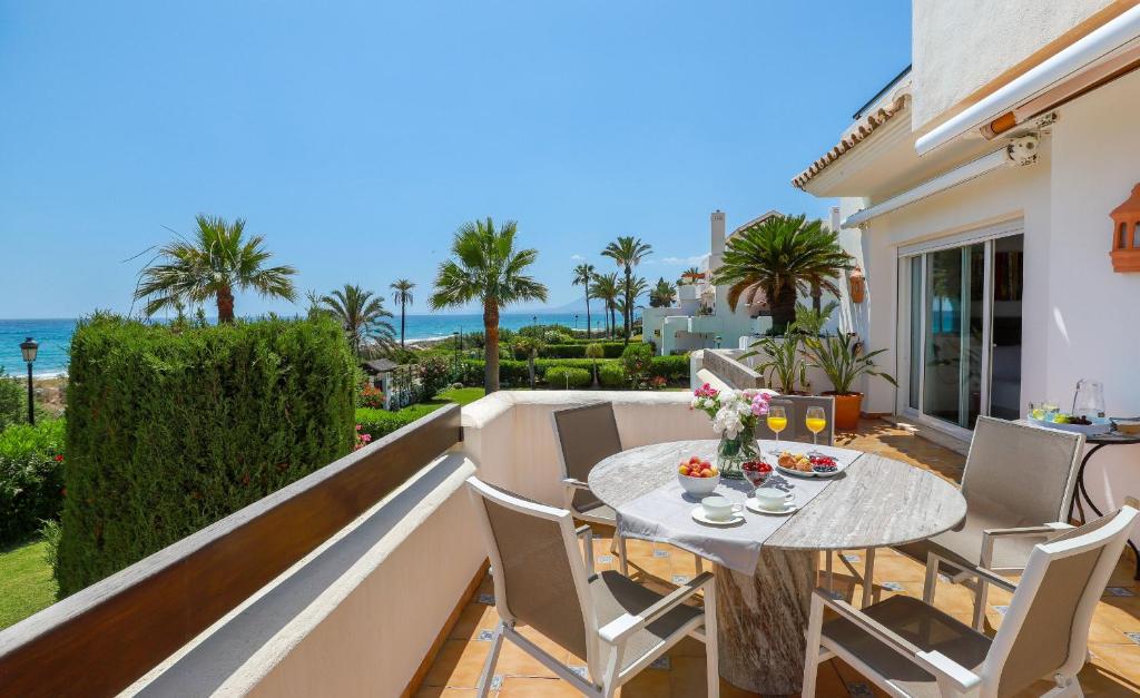 Los Monteros Beachfront Dining
