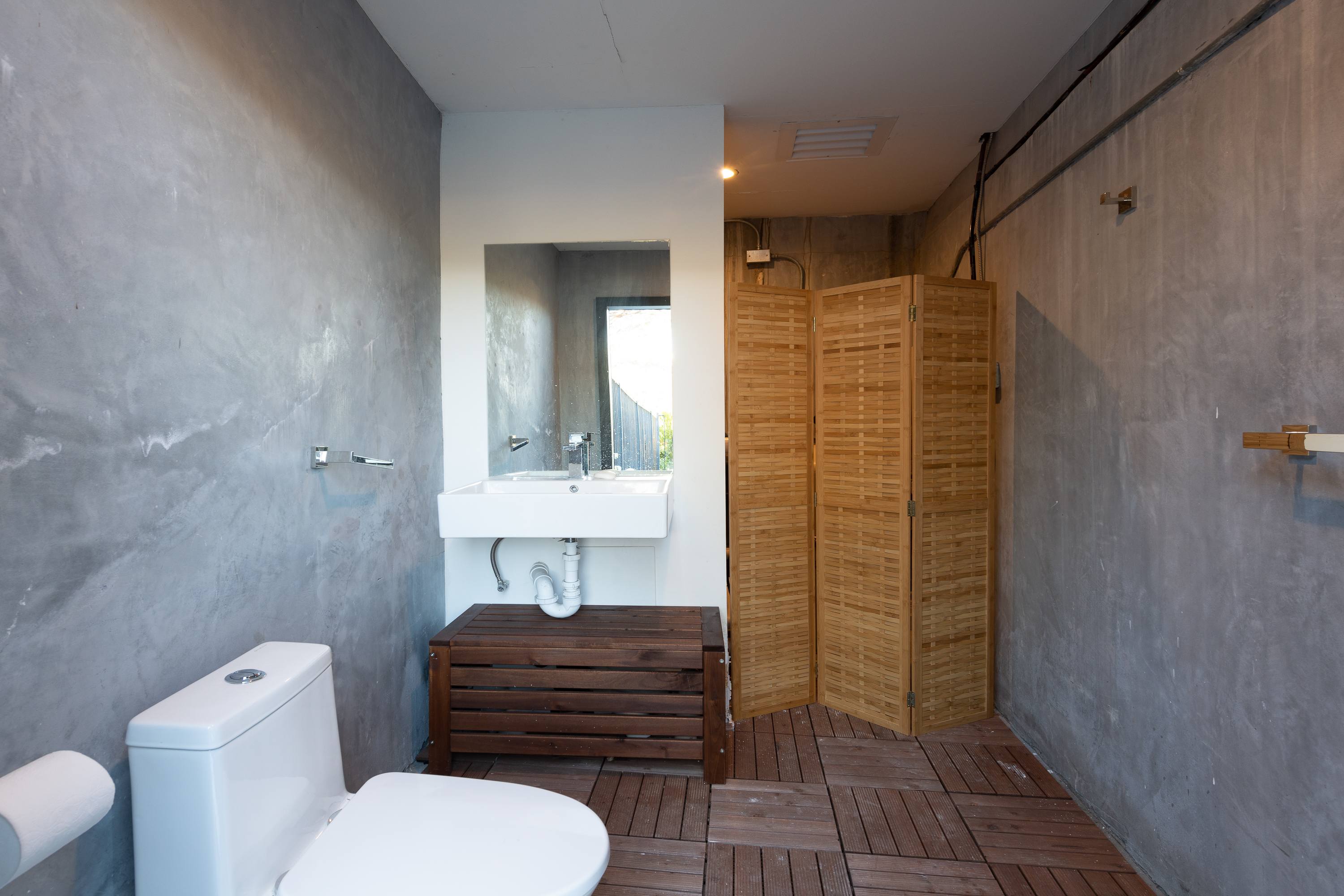 68 12148 Travis St in Los Angeles