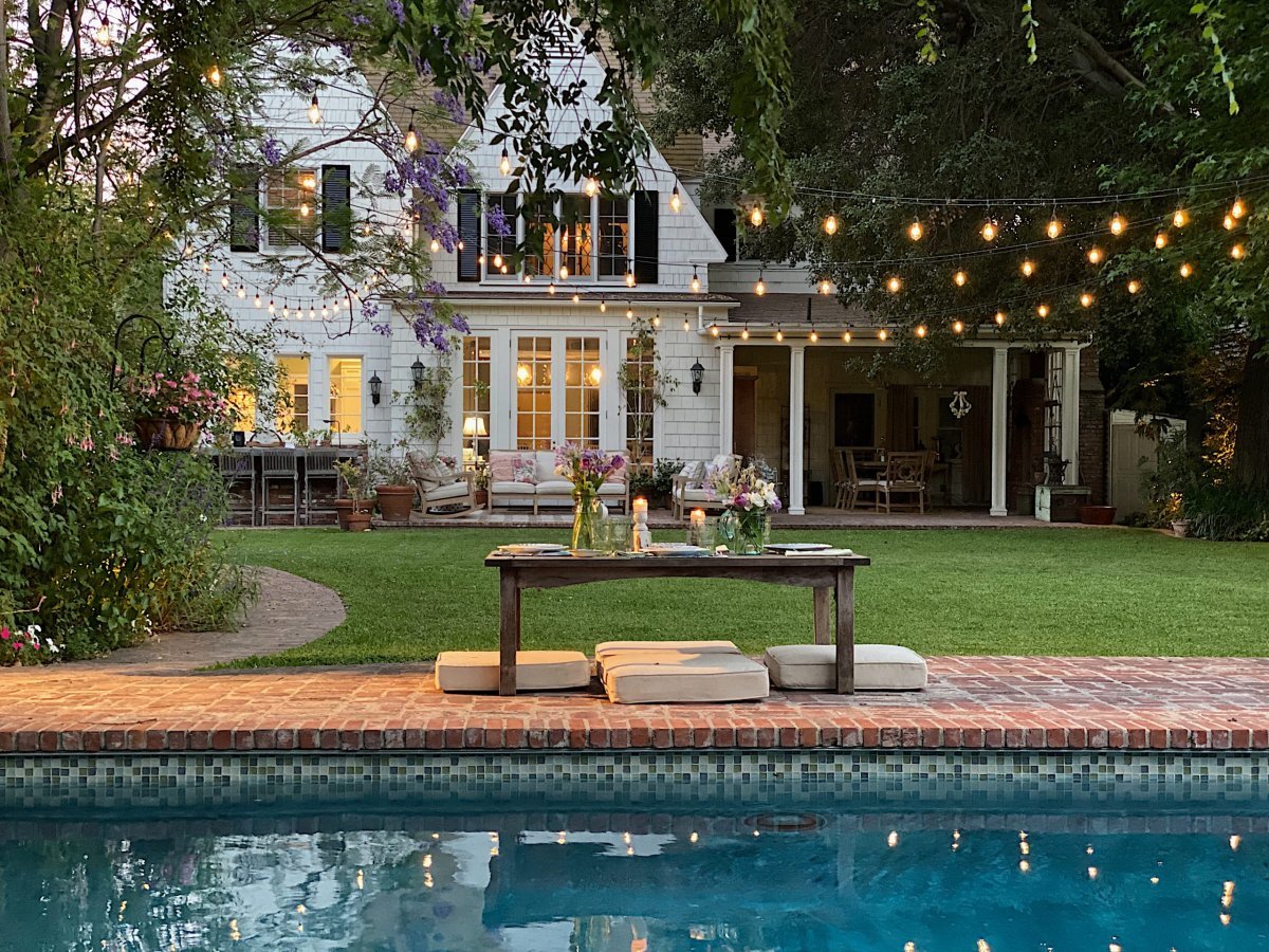 Outdoor Villa Dinner Lighting