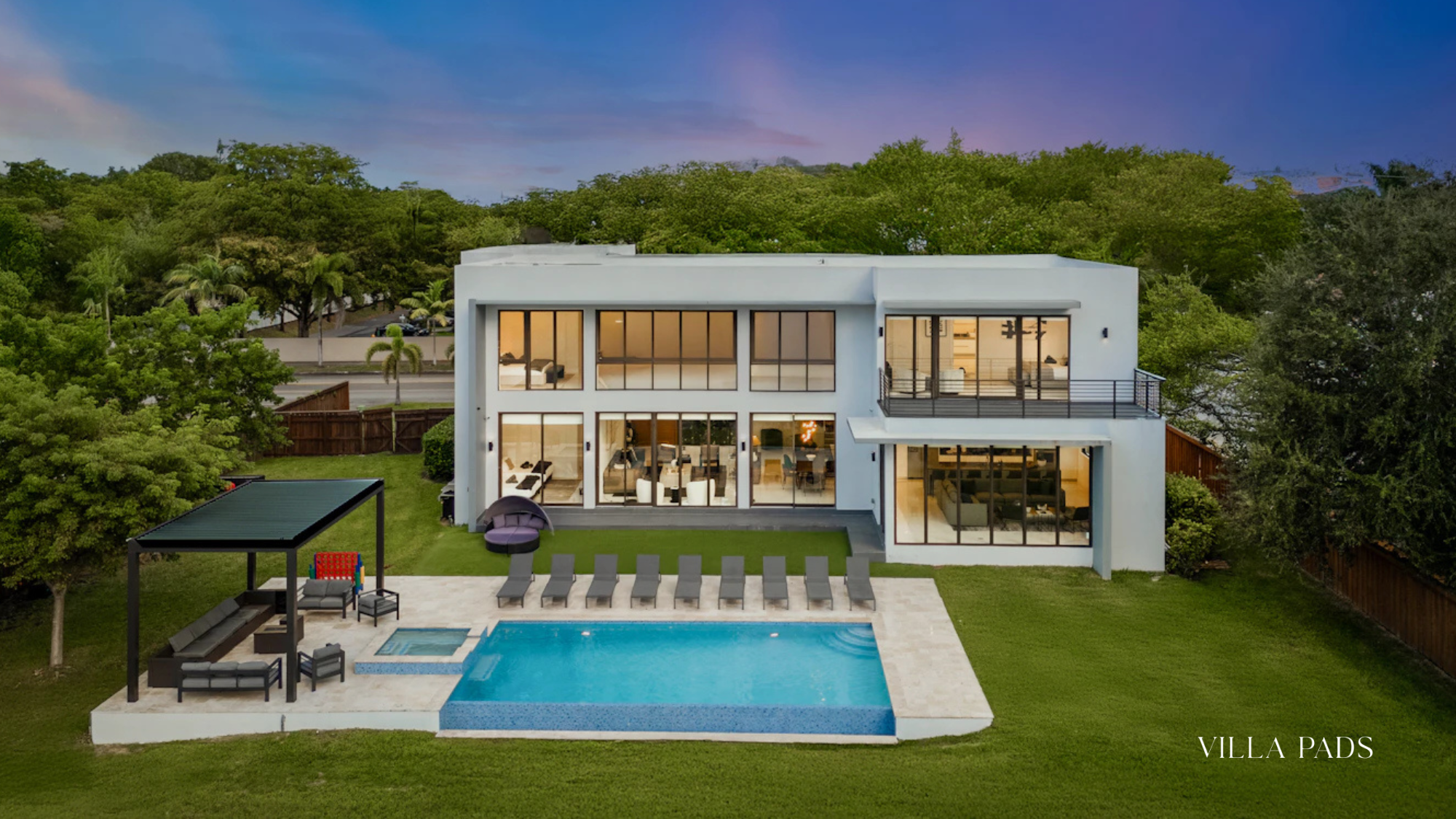Villa Lago Christmas Pool