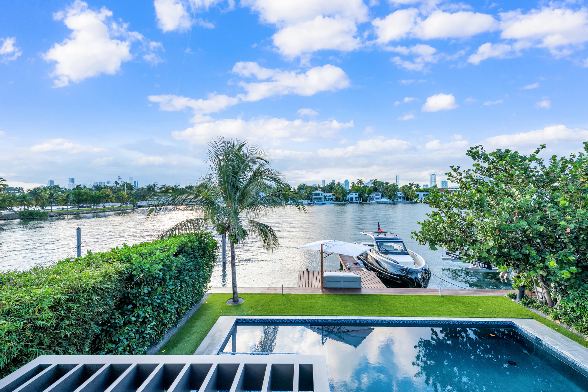 Villa Yacht Access Miami