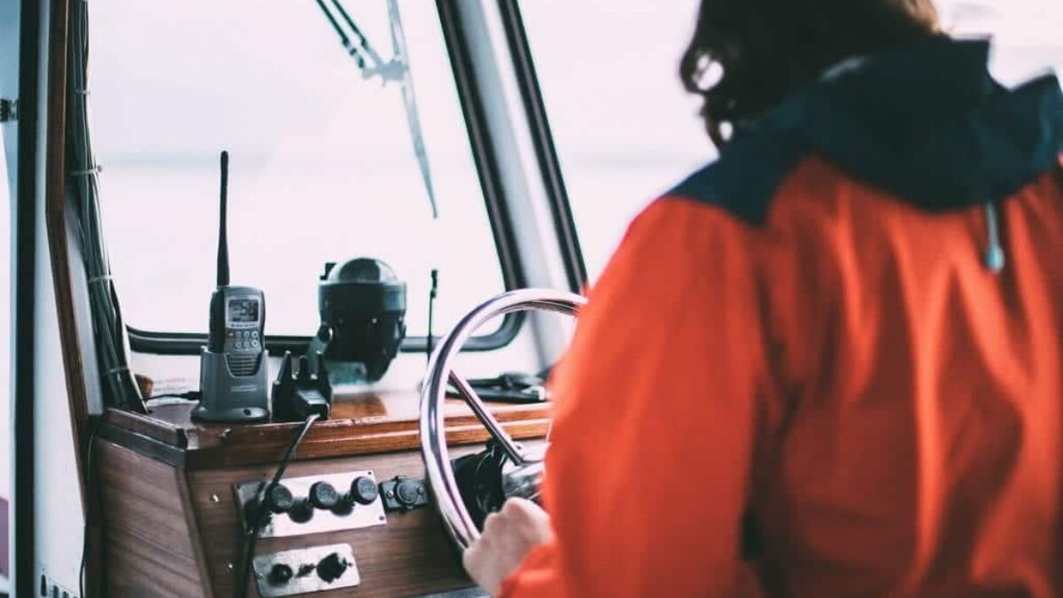 Yacht Approaching Secluded Spot Png