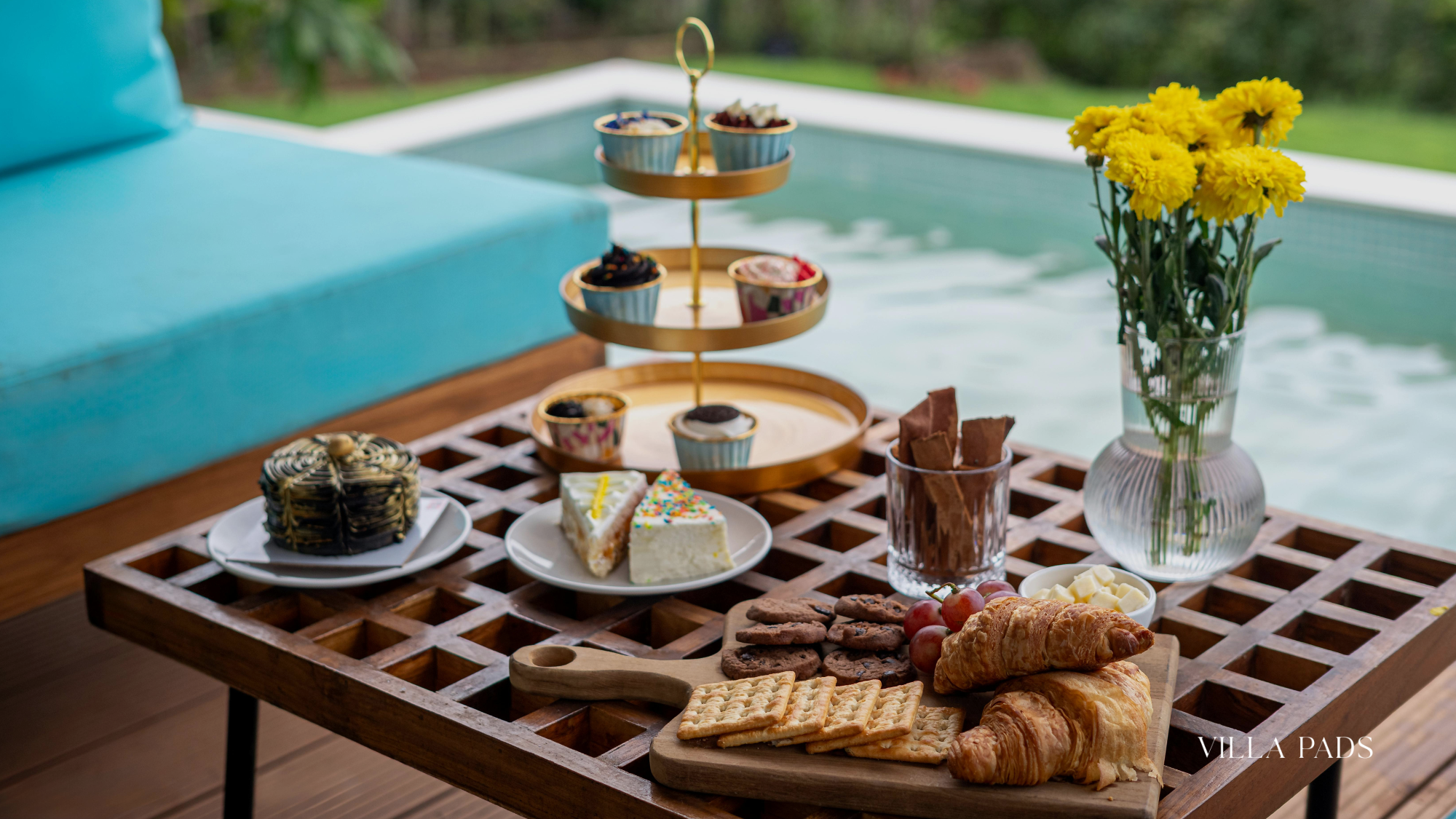 Miami Luxury Brunch Swan