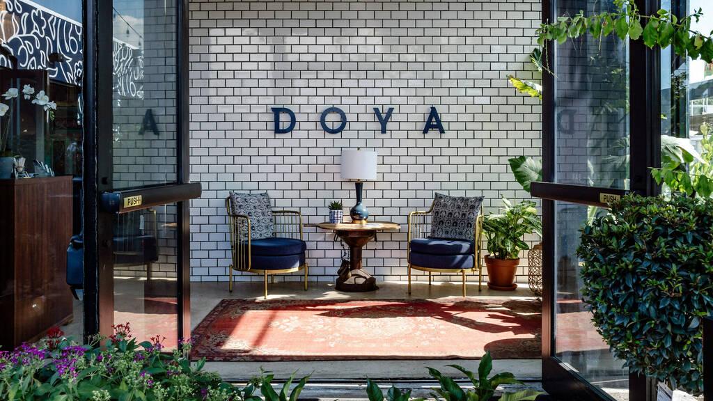 Doya Meze Bar Entrance
