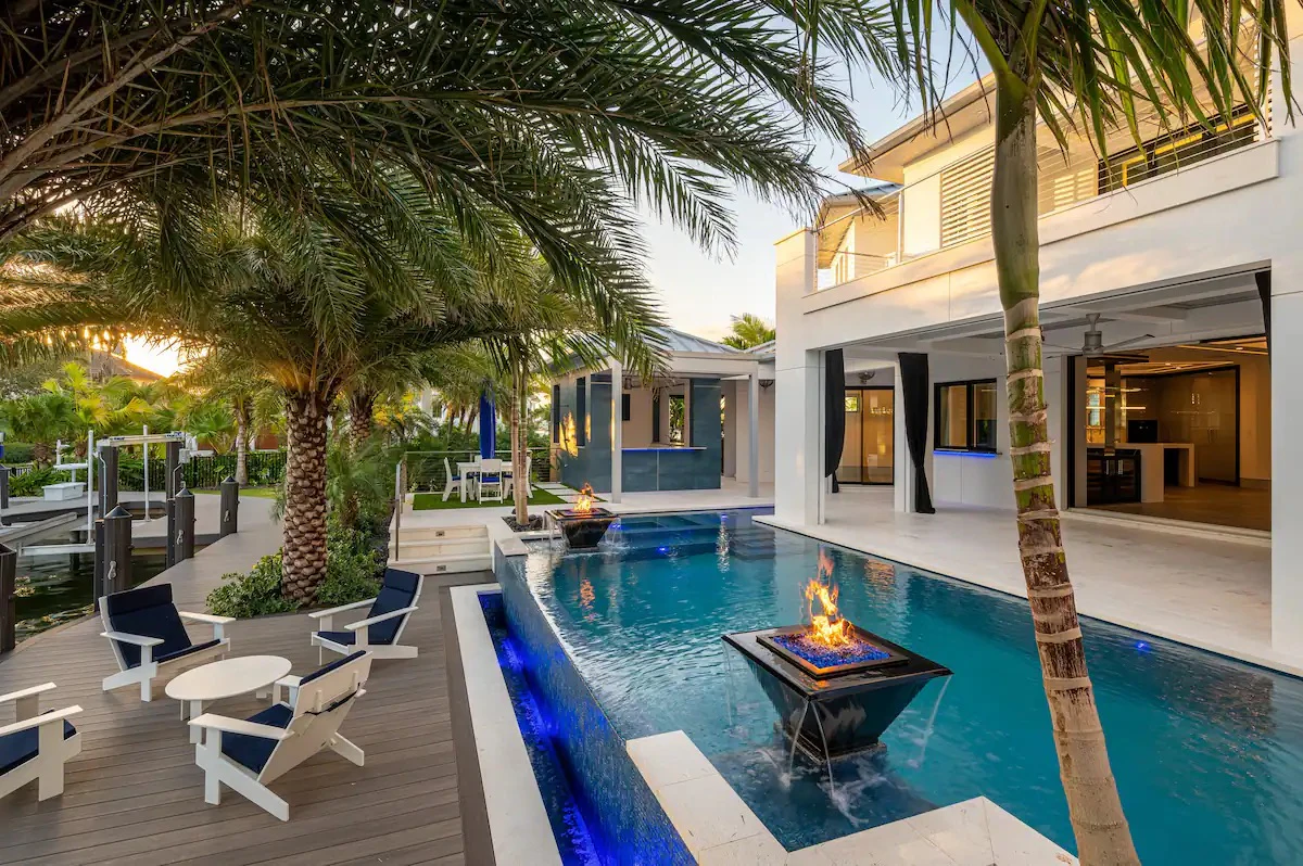 Villa Pads Luxury Stay
