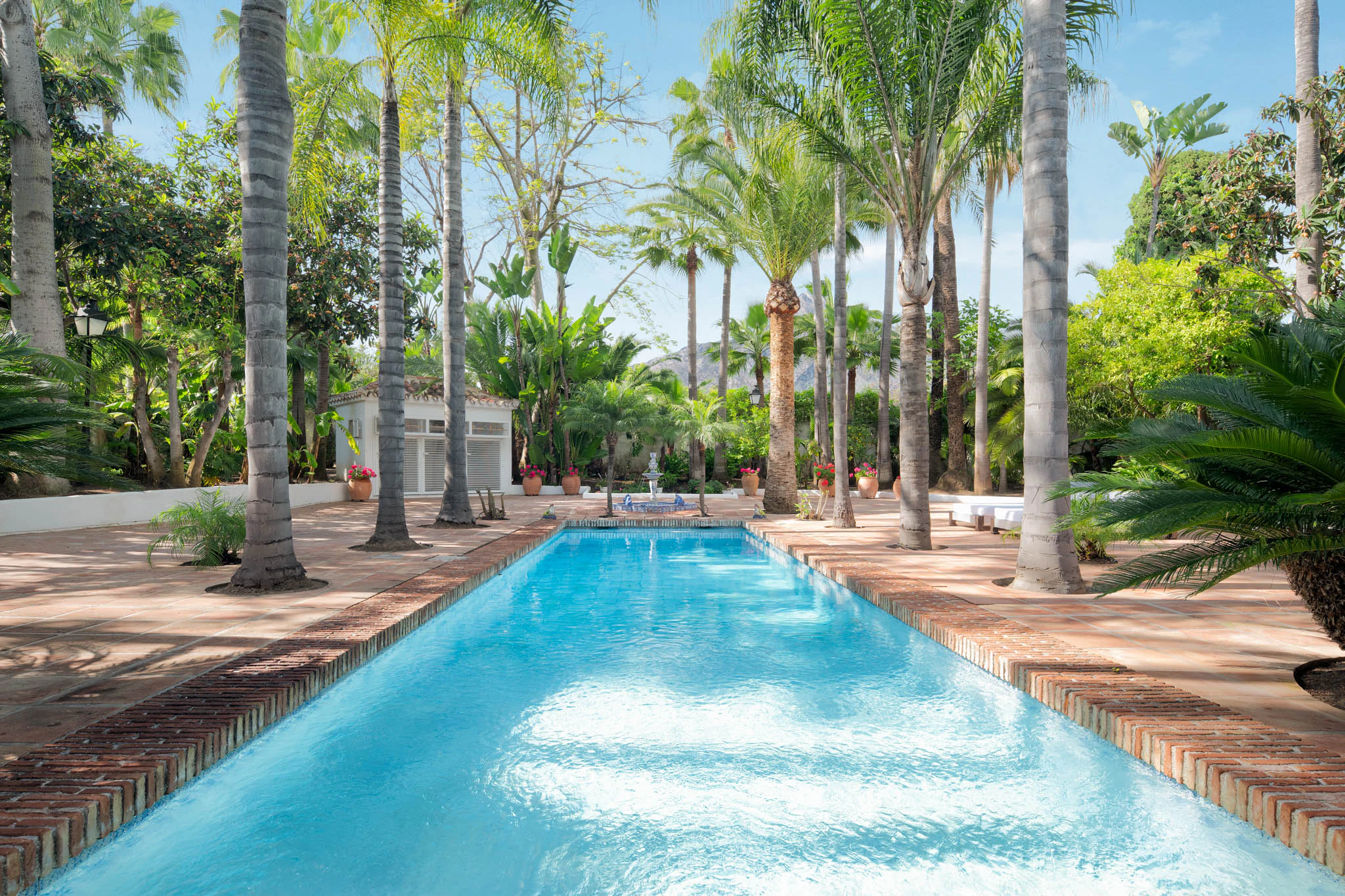 By Marbella Club, Golden Mile Villa Real