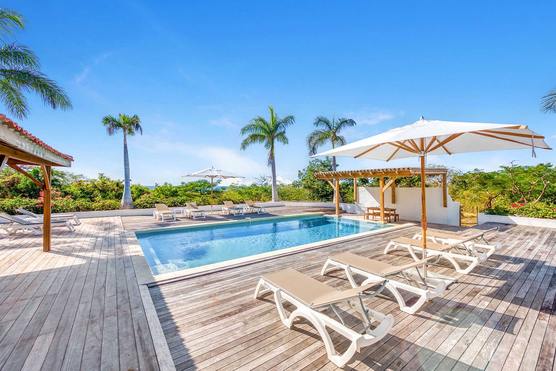 3 Hacienda Del Mar Pool in St. Martin