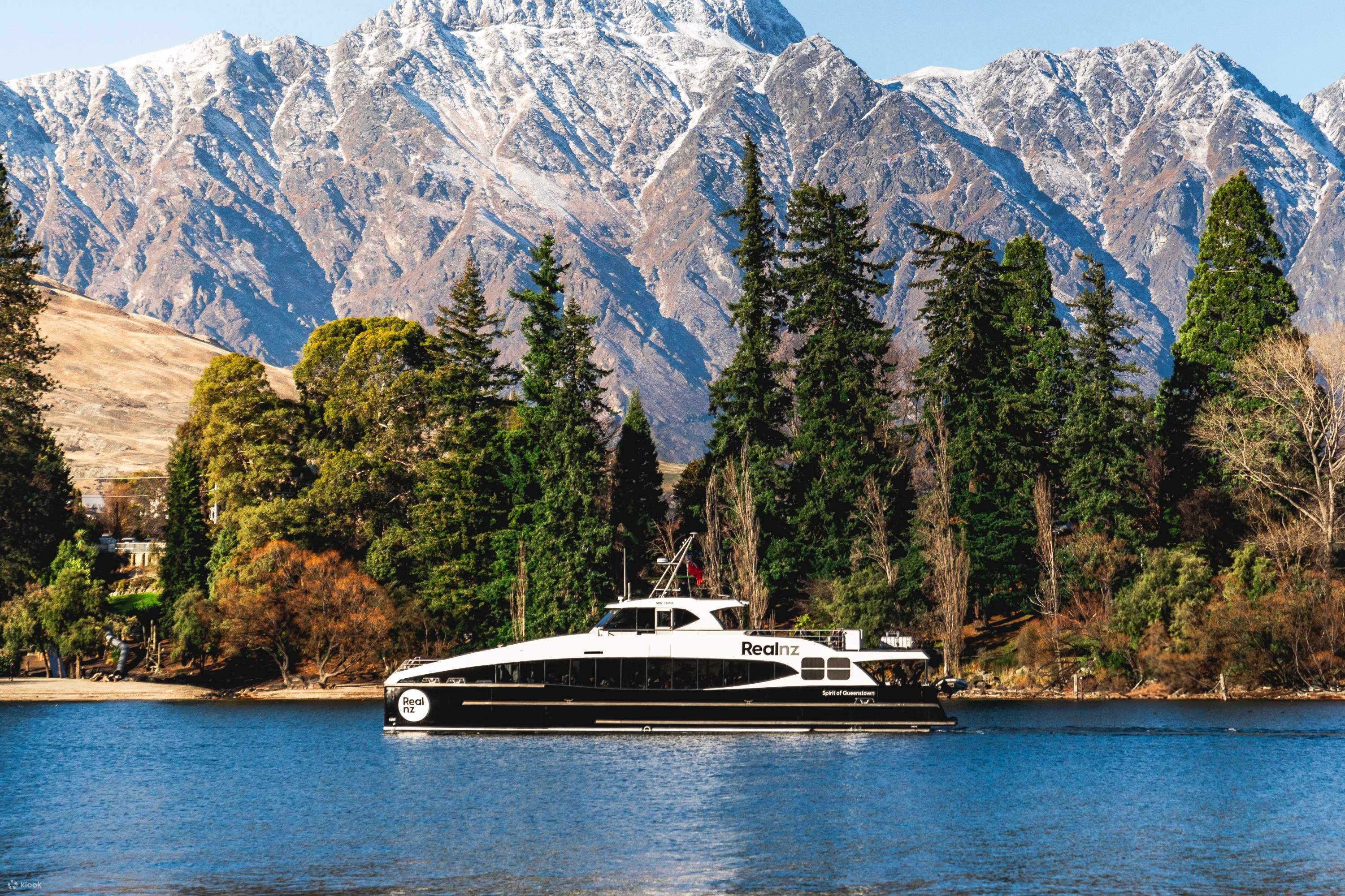 Lake Wakatipu Luxury Yacht