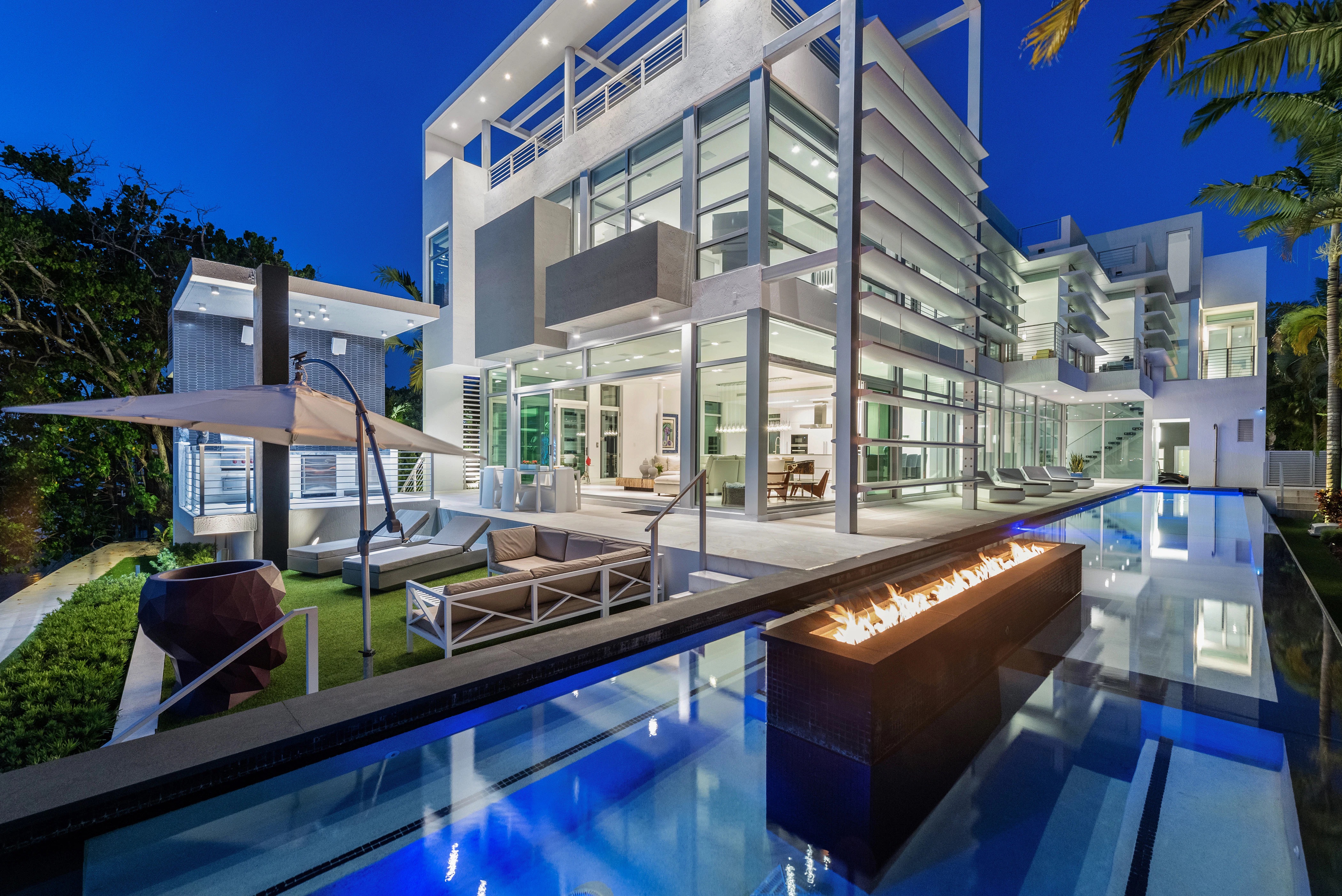 Villa Manuela Christmas Miami Png 